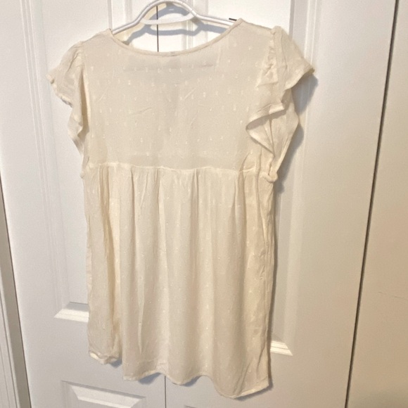 Old Navy ivory clip dot flutter sleeve top - Picture 7 of 7